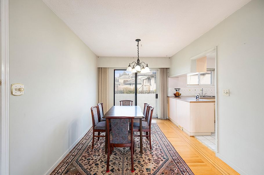 5045 Barker Crescent Burnaby, BC - 19