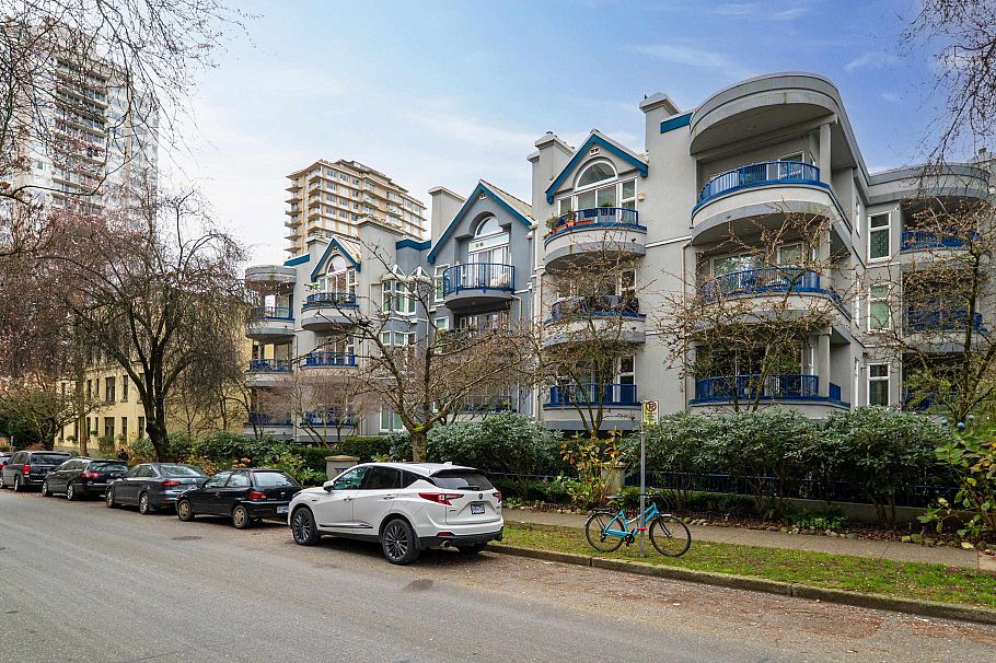 212 1924 Comox Street Vancouver, BC - 27