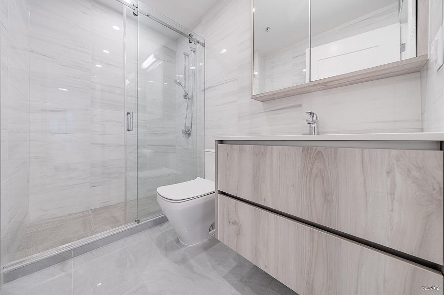 305 488 W 58th Avenue Vancouver, BC - 18