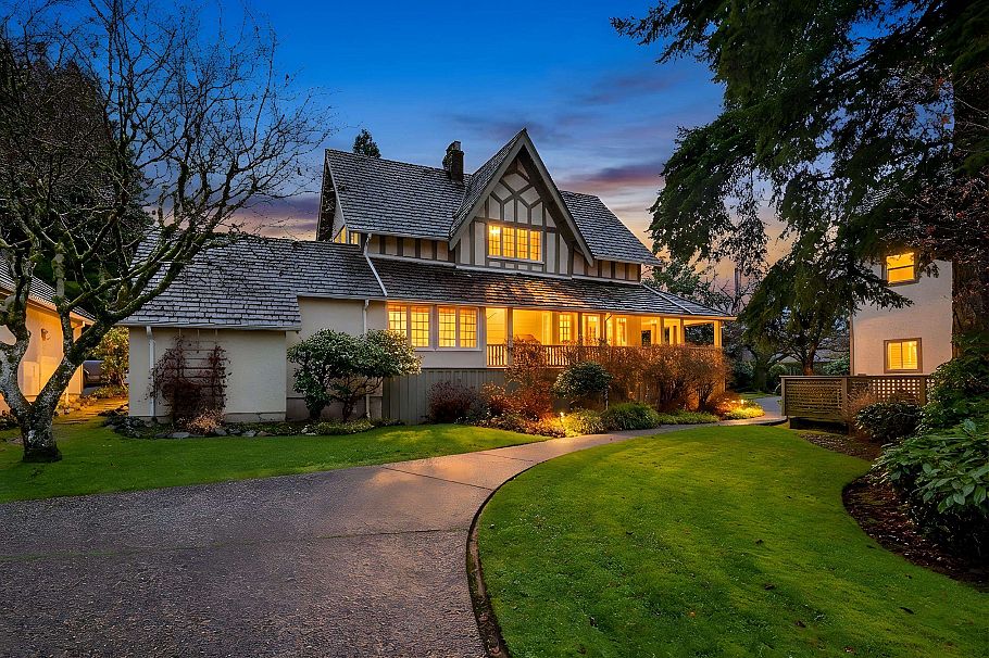 1509 Mahon Avenue North Vancouver, BC - 1