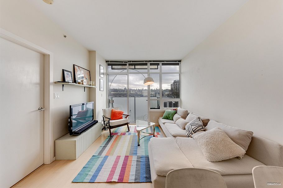 513 63 W 2nd Avenue Vancouver, BC - 2