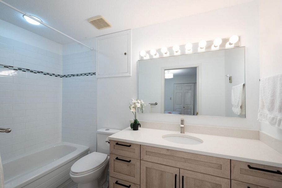 530 E Queens Road North Vancouver, BC - 28