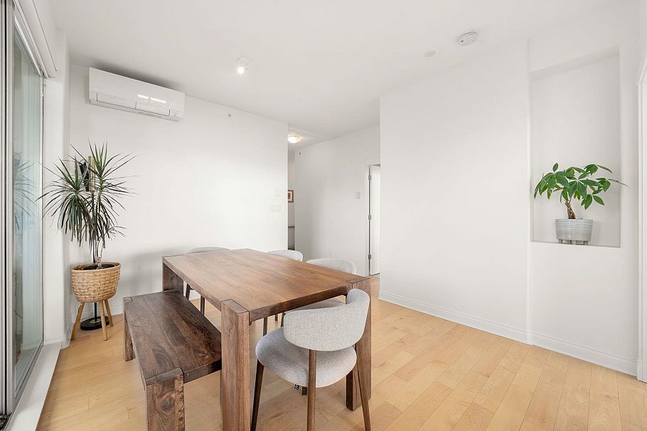 1006 160 E 13th Street North Vancouver, BC - 13