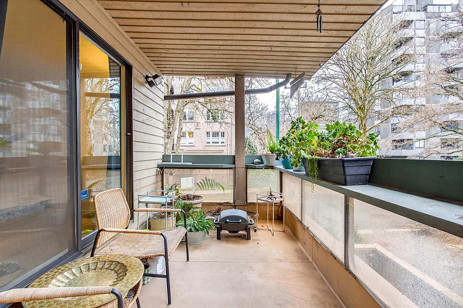 318 1500 Pendrell Street Vancouver, BC - 22