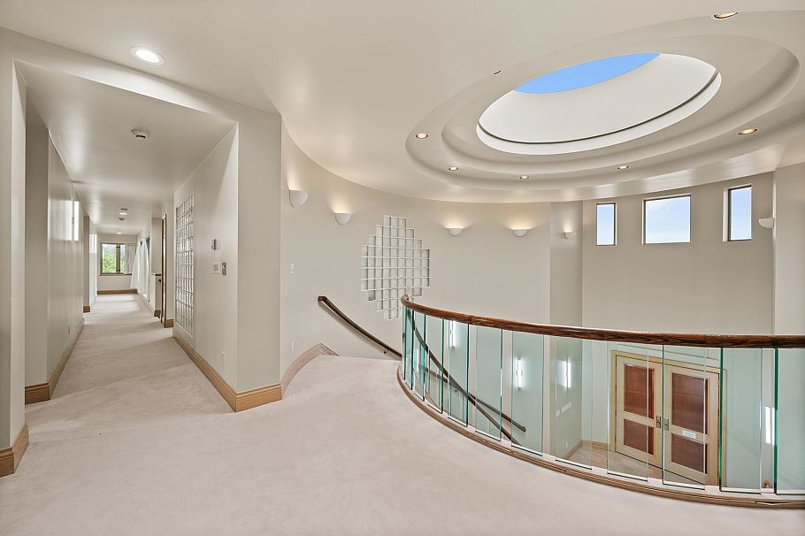 828 Beachview Drive North Vancouver, BC - 11