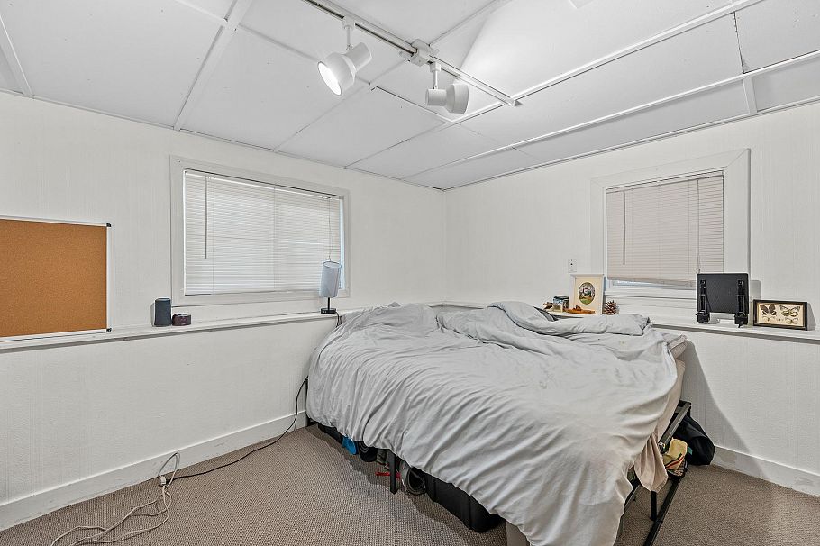 3579 W 18th Avenue Vancouver, BC - 24