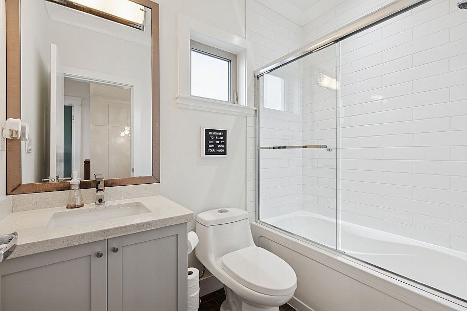 4 651 W 14th St North Vancouver, BC - 29