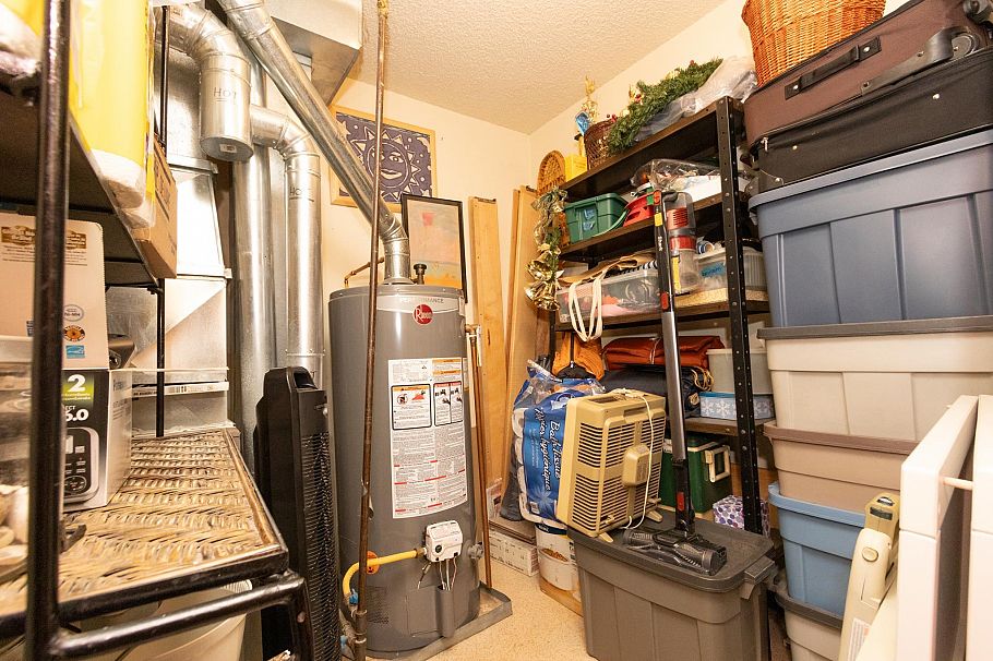 2050 Purcell Way North Vancouver, BC - 19