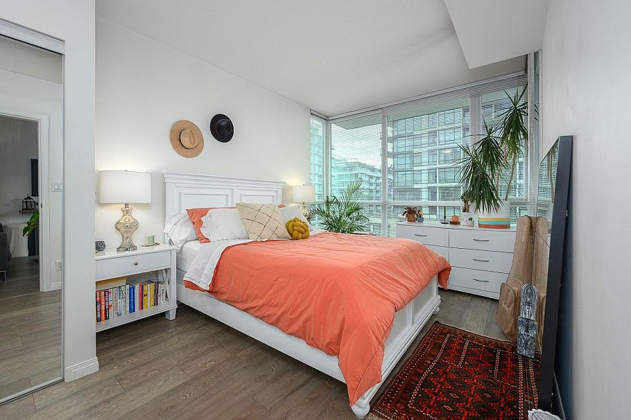 405 168 E Esplanade North Vancouver, BC - 8
