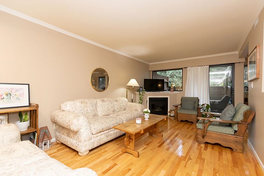 2050 Purcell Way North Vancouver, BC - 6