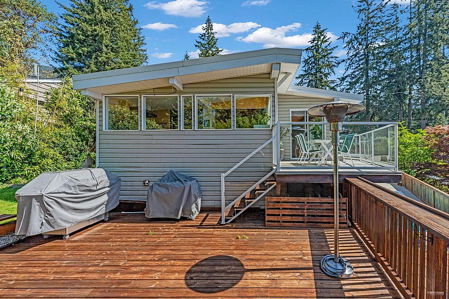 4323 Valencia Avenue North Vancouver, BC - 21