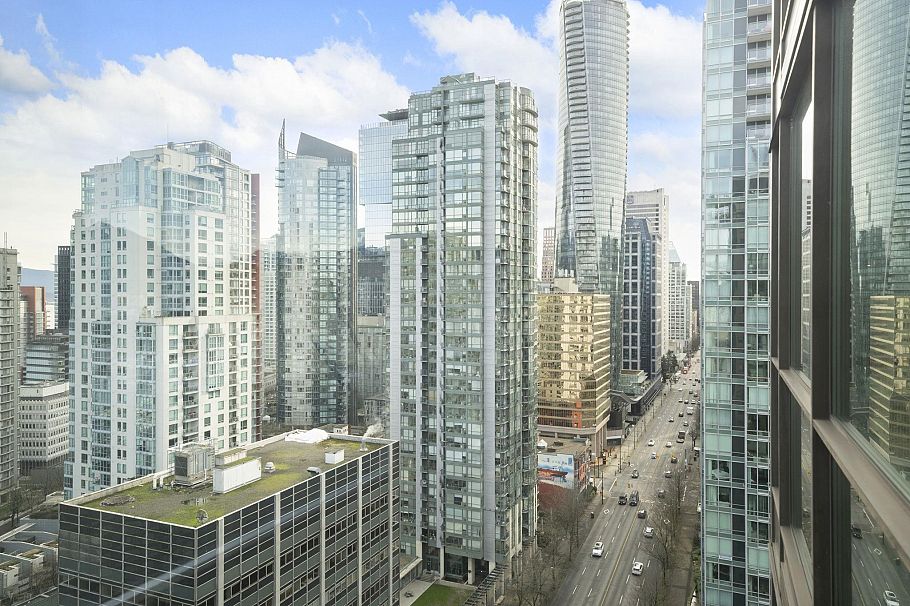 2502 1331 Alberni Street Vancouver, BC - 7