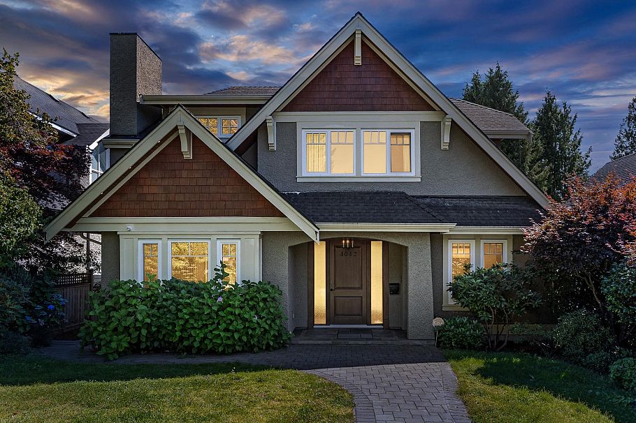 4042 W 34th Avenue Vancouver, BC - 36