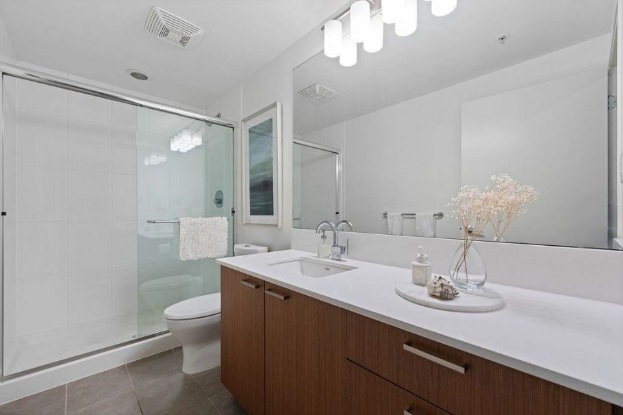 213 221 Union Street Vancouver, BC - 18