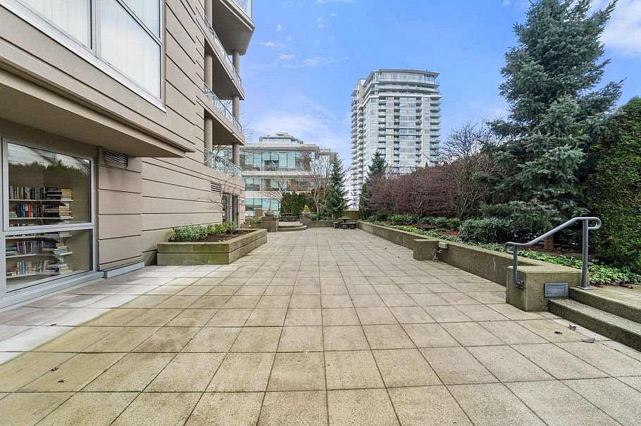 1006 160 E 13th Street North Vancouver, BC - 37