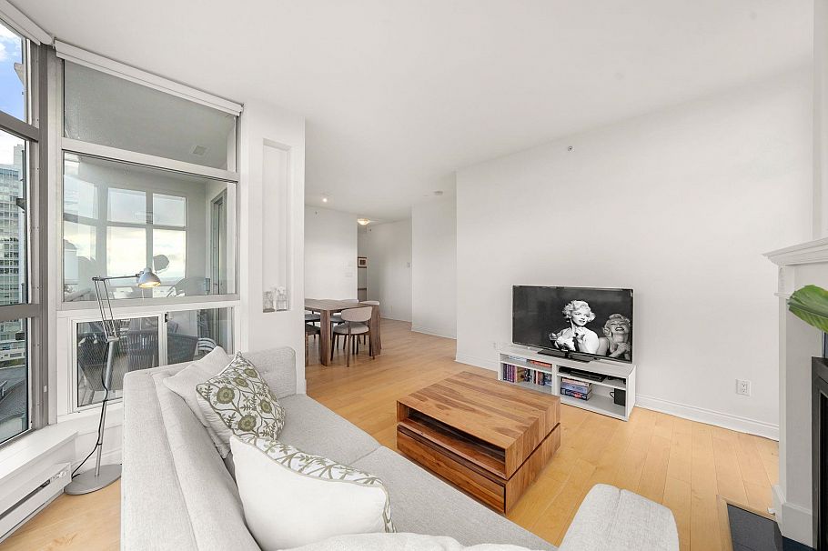 1006 160 E 13th Street North Vancouver, BC - 10