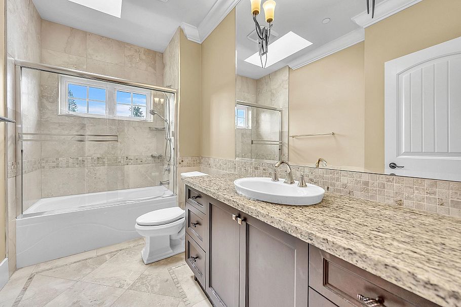 3593 Mackenzie Street Vancouver, BC - 26