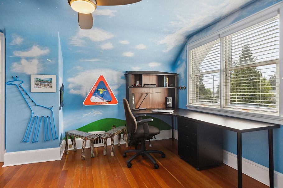 349 E 24th Street North Vancouver, BC - 22