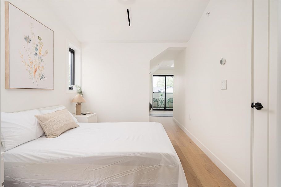 836 W 64th Avenue Vancouver, BC - 18