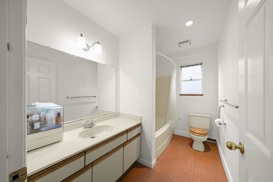 3206 E 25th Avenue Vancouver, BC - 29