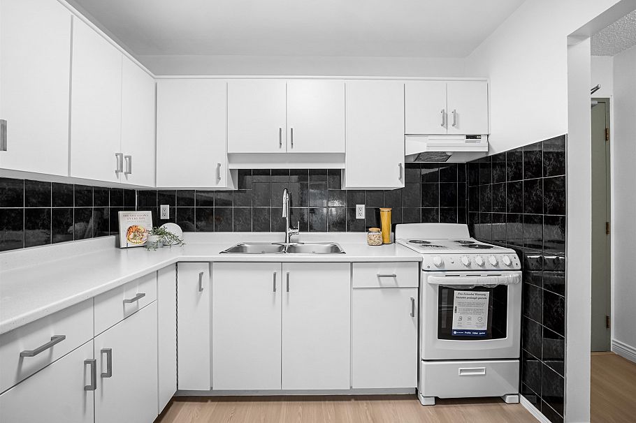 313 975 E Broadway Vancouver, BC - 9