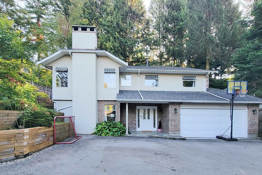 3595 Wellington Crescent North Vancouver, BC - 1