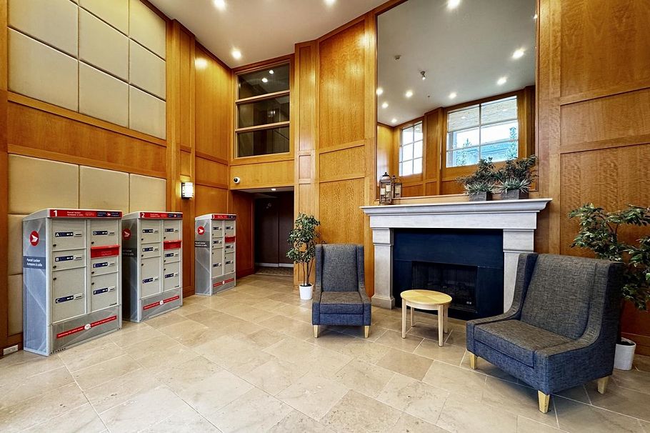 416 3629 Deercrest Drive North Vancouver, BC - 30