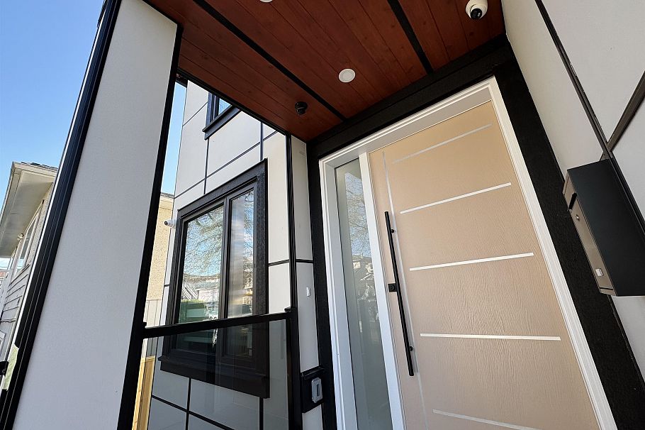 2828 Cheyenne Avenue Vancouver, BC - 4