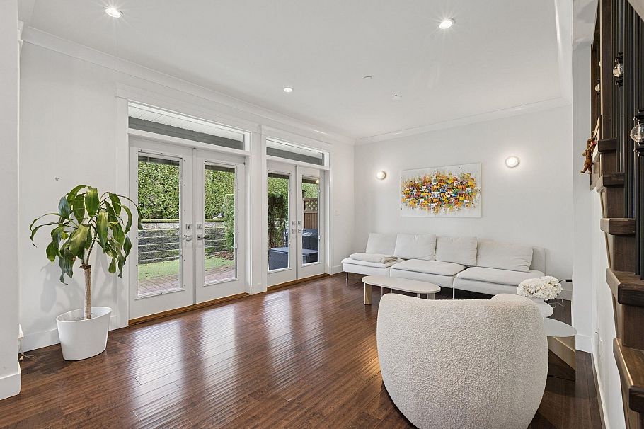 4 651 W 14th St North Vancouver, BC - 8