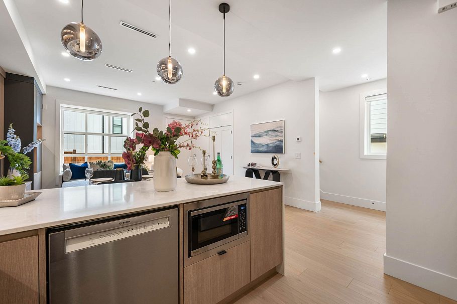 3 3065 Charles Street Vancouver, BC - 20