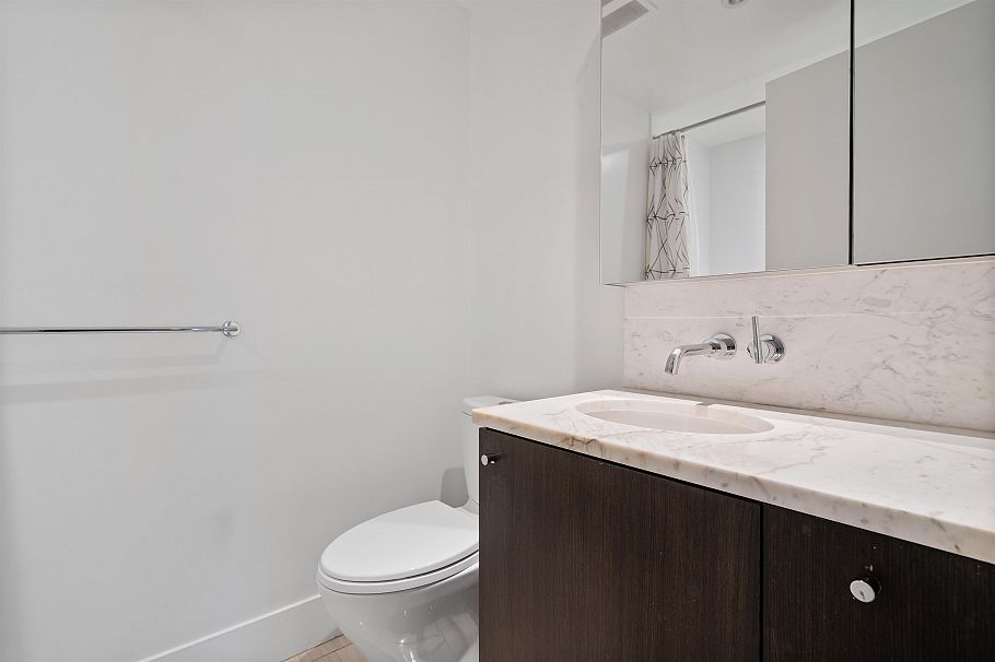 1608 150 W 15th Street North Vancouver, BC - 29