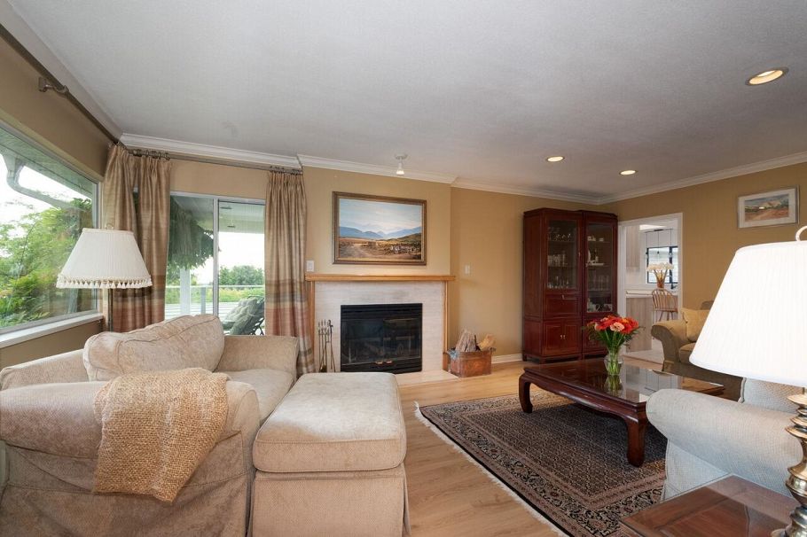 530 E Queens Road North Vancouver, BC - 12