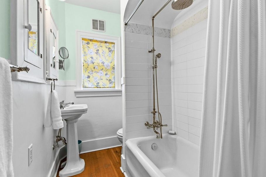 2076 Turner Street Vancouver, BC - 14