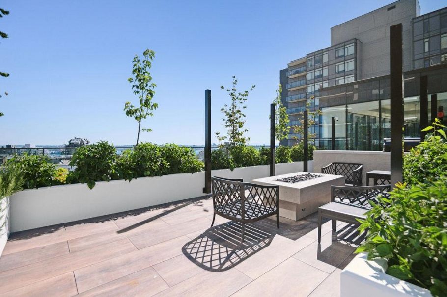 1004 135 E 13th Street North Vancouver, BC - 21