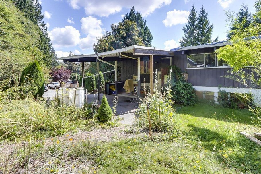 2701 St. Christophers Road North Vancouver, BC - 34