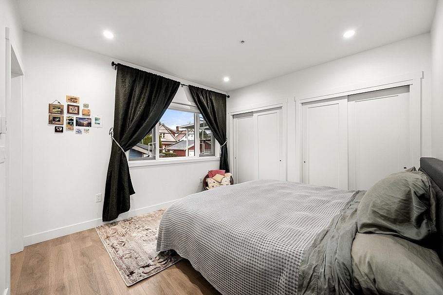 1452 E 20th Avenue Vancouver, BC - 14