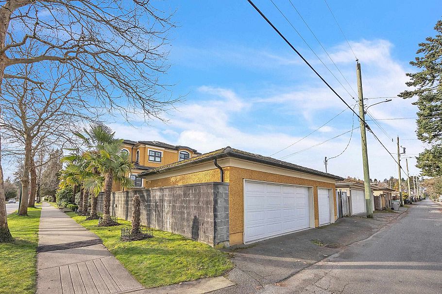 3593 Mackenzie Street Vancouver, BC - 38