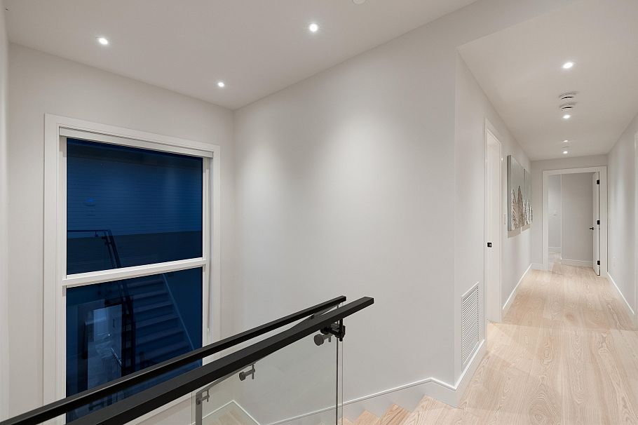 838 E 14th Street North Vancouver, BC - 22