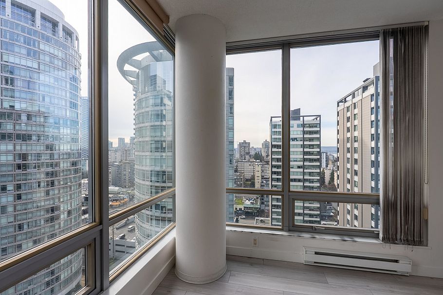 2106 1288 W Georgia Street Vancouver, BC - 19