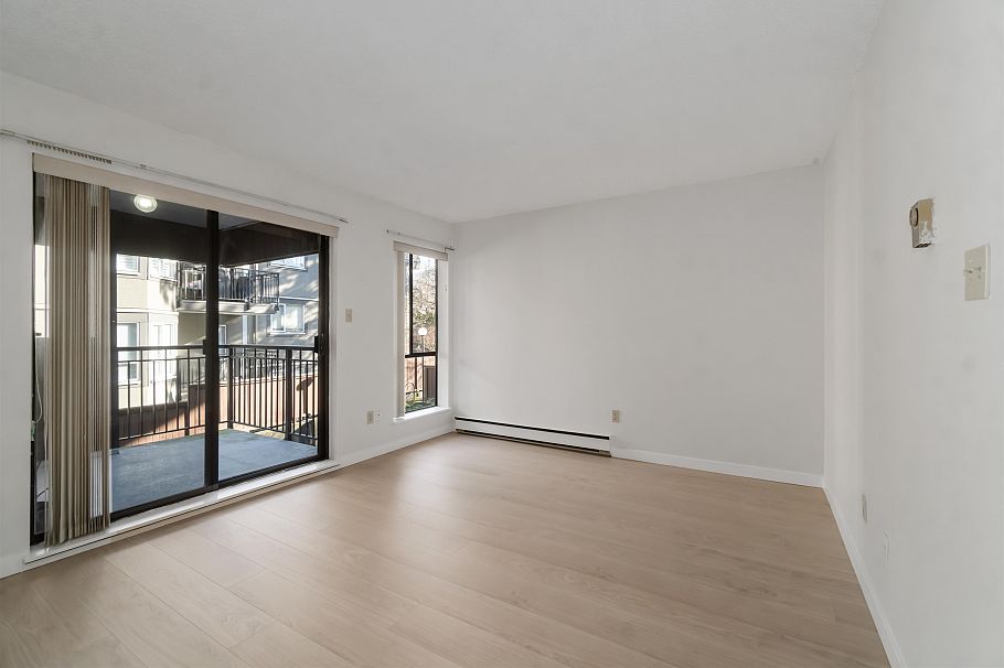 207 2920 Ash Street Vancouver, BC - 1