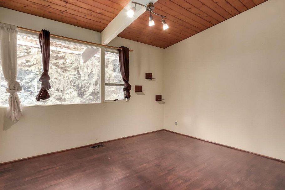 2701 St. Christophers Road North Vancouver, BC - 18