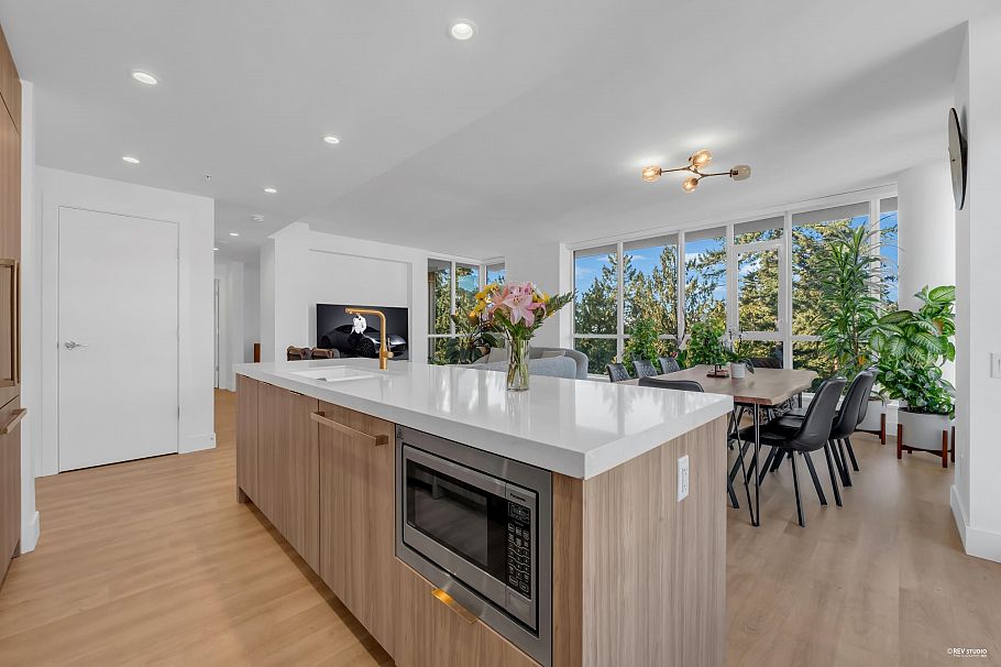 1101 2325 Emery Court North Vancouver, BC - 13