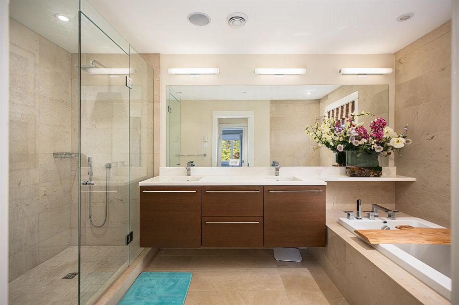 6467 Larch Street Vancouver, BC - 24