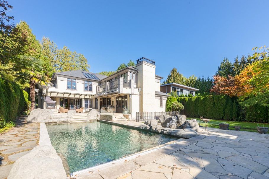 1198 W 55th Avenue Vancouver, BC - 2