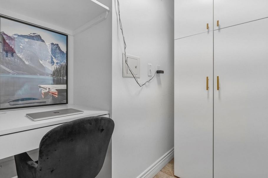 502 1331 W Georgia Street Vancouver, BC - 2