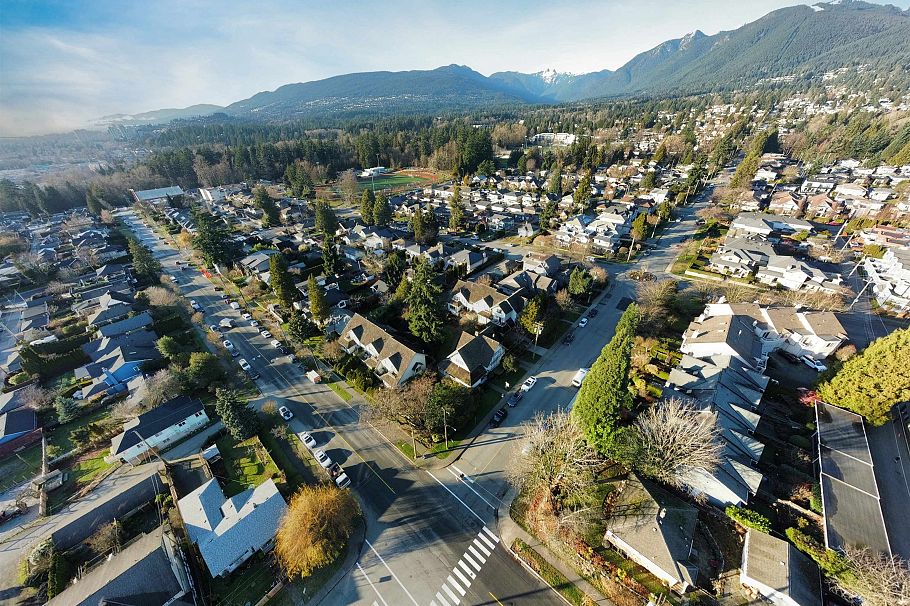 1509 Mahon Avenue North Vancouver, BC - 30