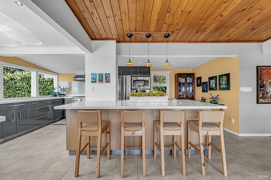 4323 Valencia Avenue North Vancouver, BC - 12