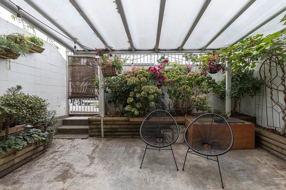 1 451 E Pender Street Vancouver, BC - 4