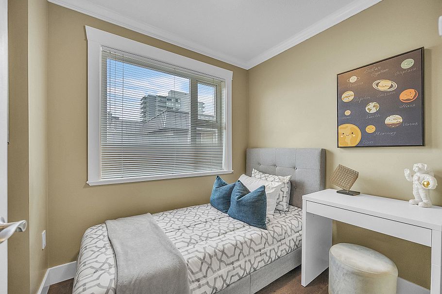 302 152 E 12th Street North Vancouver, BC - 15