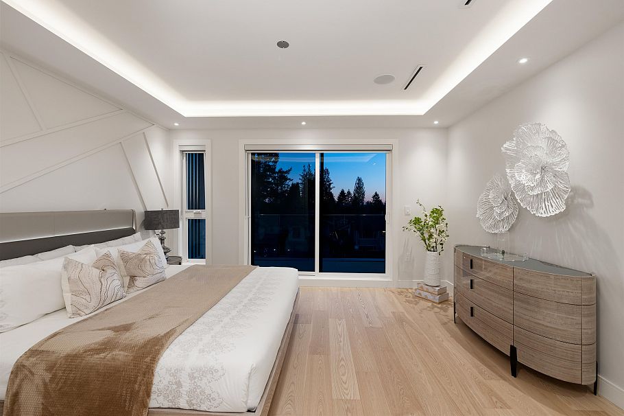 838 E 14th Street North Vancouver, BC - 24